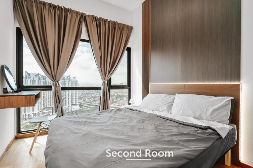 Nowhere 2Br & 2Bath Apartment With Balcony @ Reizz Residences Kuala Lumpur Bagian luar foto