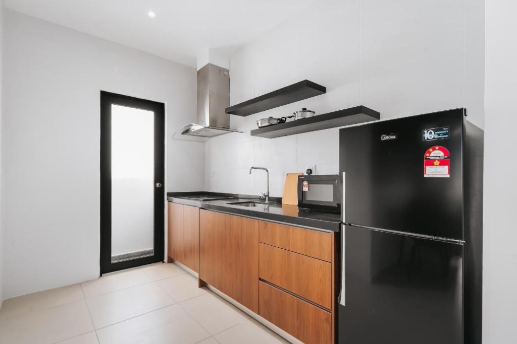 Nowhere 2Br & 2Bath Apartment With Balcony @ Reizz Residences Kuala Lumpur Bagian luar foto